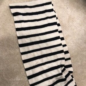 Blue & White continuous scarf